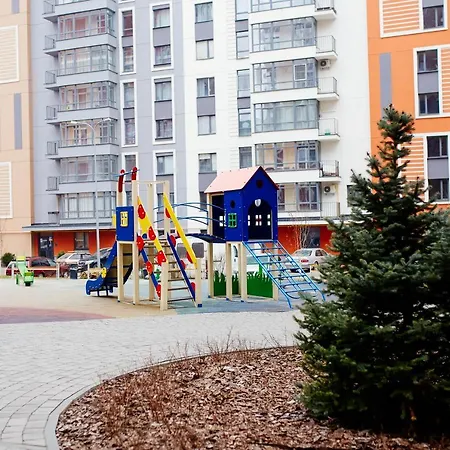 семицвіт 公寓 *