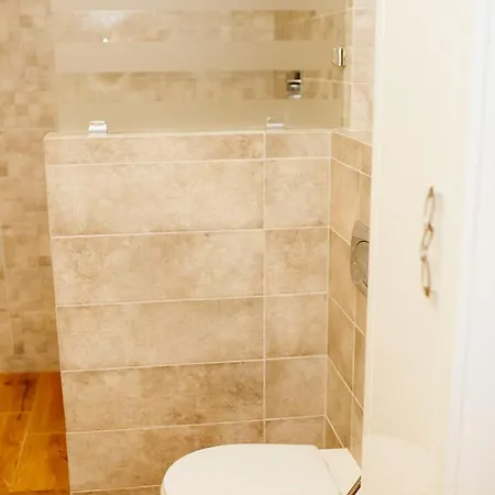 семицвіт 公寓